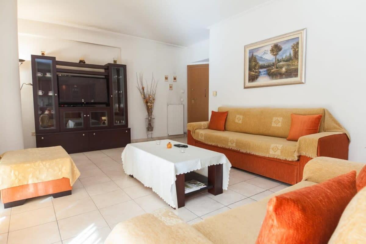 Scenic Balcony Apt In Vibrant Petralona Афіни Екстер'єр фото