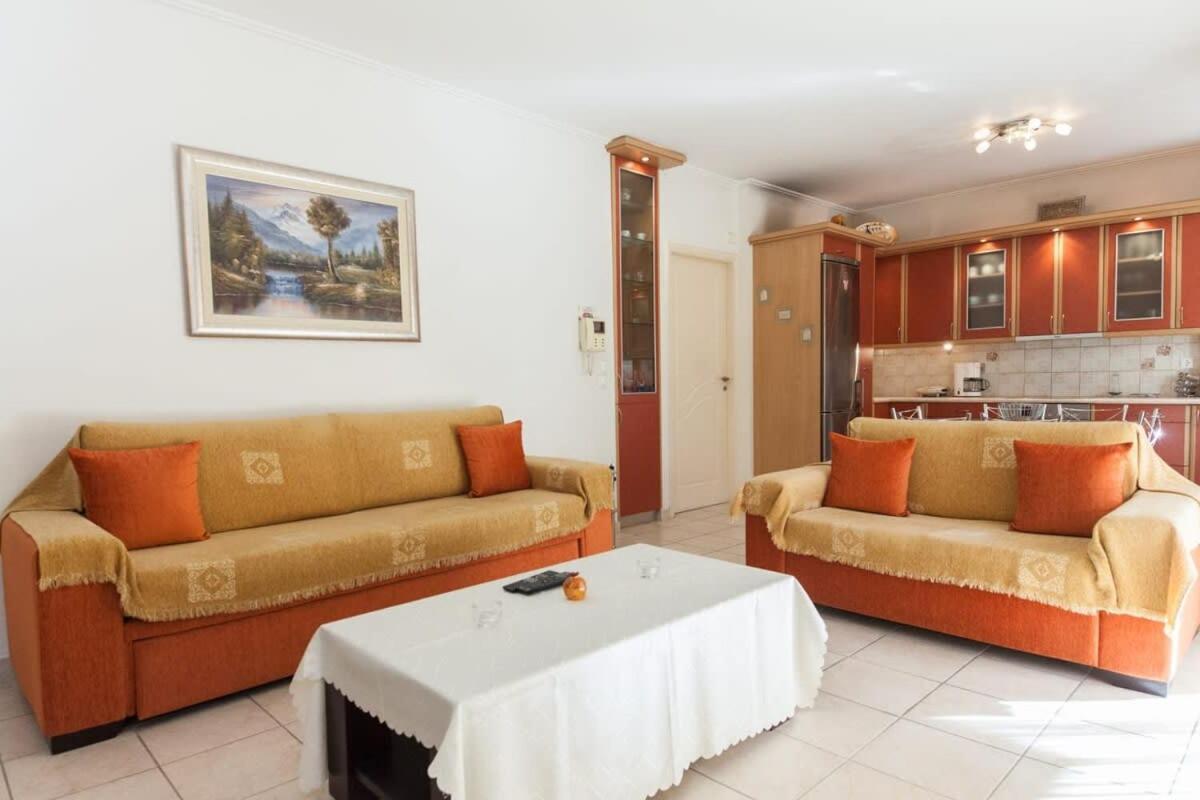 Scenic Balcony Apt In Vibrant Petralona Афіни Екстер'єр фото