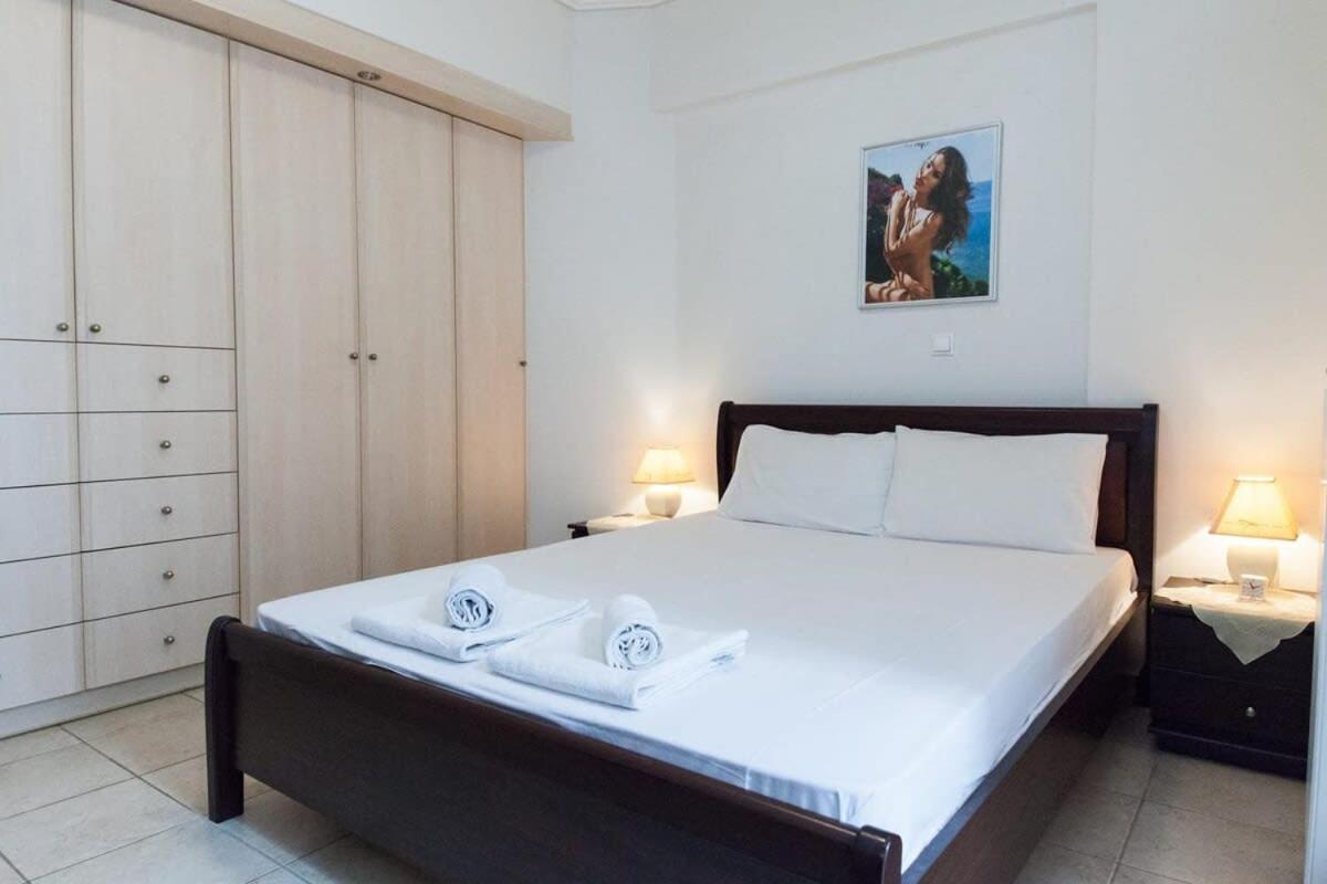 Scenic Balcony Apt In Vibrant Petralona Афіни Екстер'єр фото