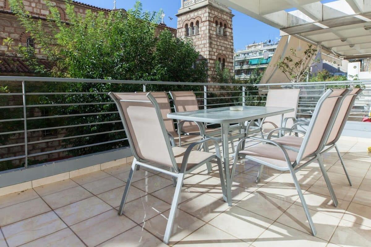 Scenic Balcony Apt In Vibrant Petralona Афіни Екстер'єр фото