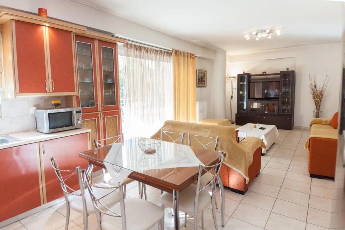 Scenic Balcony Apt In Vibrant Petralona Афіни Екстер'єр фото