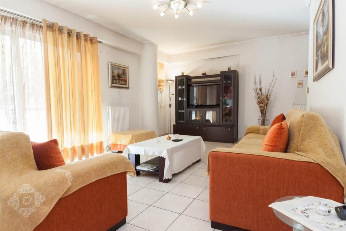 Scenic Balcony Apt In Vibrant Petralona Афіни Екстер'єр фото